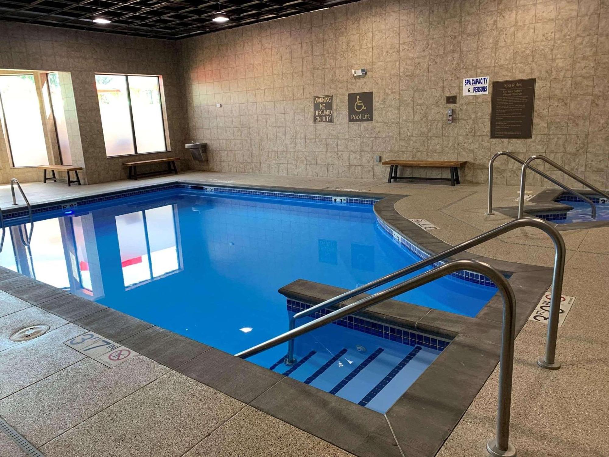 Radisson Hotel River Falls Esterno foto